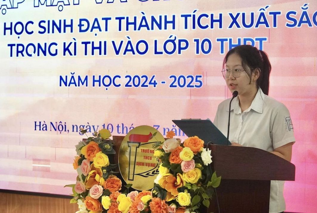 Em Khiếu Thảo Nguyên (lớp 9A5), cùng lúc đỗ 4 Trường THPT Chuyên: THPT Chuyên Ngoại ngữ; THPT Chuyên Chu Văn An; Chuyên Sư phạm, Chuyên Nguyễn Huệ.