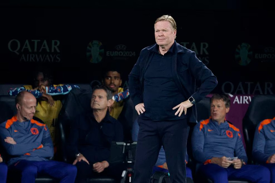 Huấn luyện viên Ronald Koeman chỉ trích trọng tài sau trận thua tuyển Anh. Ảnh: UEFA