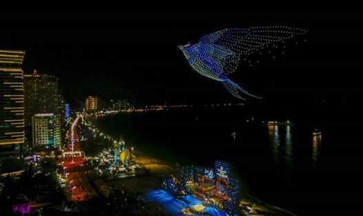 Trình diễn drone light sẽ ở tầm cao vì thế có nhiều nơi ở Nha Trang sẽ là địa điểm xem lý tưởng cho người dân và du khách. Ảnh: Phương Linh