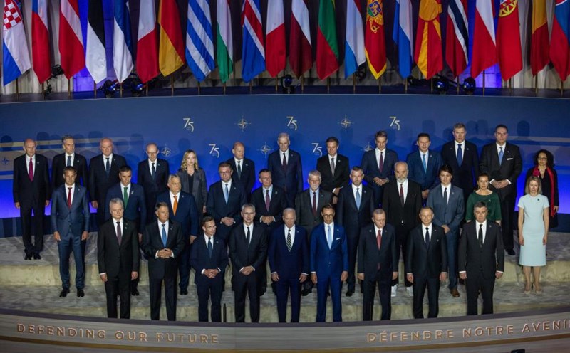 Lãnh đạo các nước dự hội nghị thượng đỉnh NATO ở Washington D.C, ngày 9.7.2024, cam kết viện trợ Ukraina 43 tỉ USD. Ảnh: Xinhua