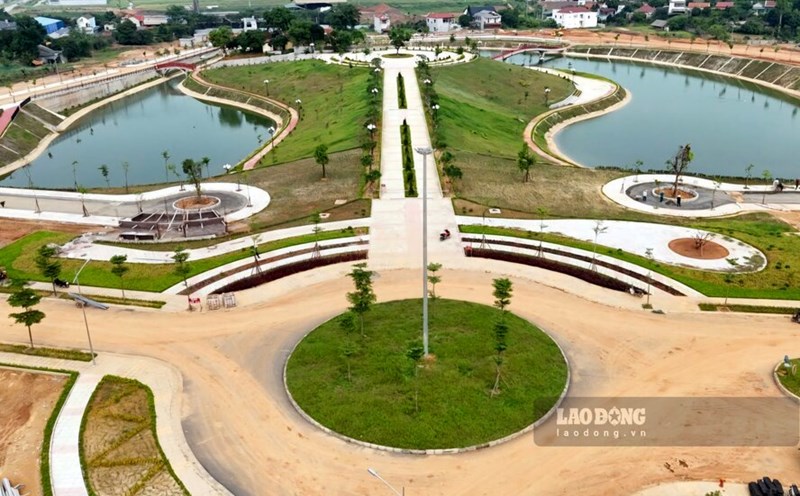 Cảnh quan ở khu nhà ở đô thị và tổ hợp văn hóa, thể thao thị trấn Cẩm Khê.