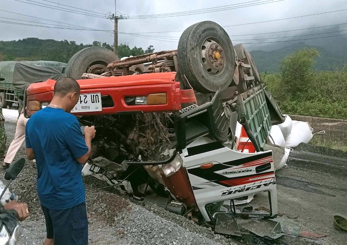 Bị xe bán tải cuốn vào gầm, 1 công nhân môi trường tử vong