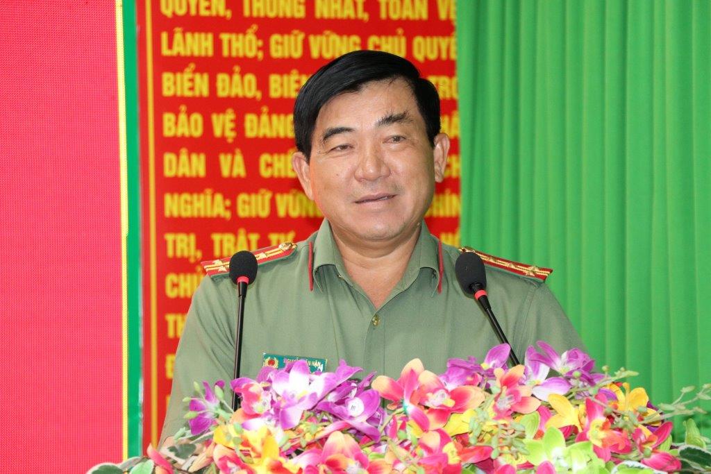 Đại tá Nguyễn Văn Hận - Giám đốc Công an tỉnh Kiên Giang phát biểu chỉ đạo hội nghị. Ảnh: Tiến Dũng