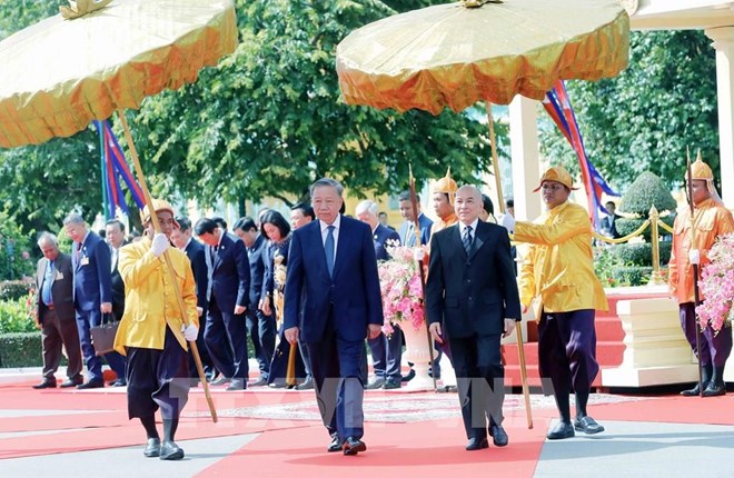 Chủ tịch nước Tô Lâm hội kiến Quốc vương Campuchia