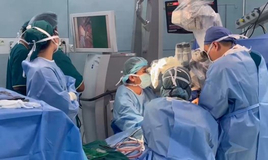 Đội ngũ bác sĩ Bệnh viện Nhi đồng 2 TPHCM đã làm chủ được kỹ thuật ghép gan, ghép thận. Ảnh: NGUYỄN LY