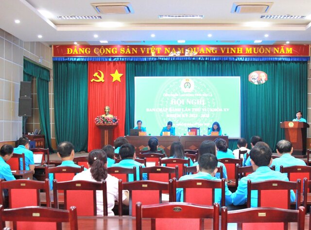 LĐLĐ tỉnh Sơn La tổ chức Hội nghị Ban Chấp hành lần thứ tư, nhiệm kỳ 2023-2028. Ảnh: Hoàng Ánh