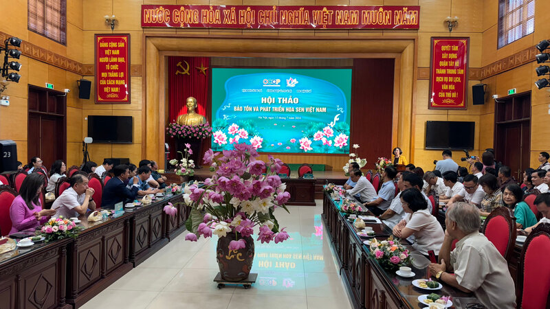 Quang cảnh Hội thảo bảo tồn và phát triển hoa sen Việt Nam. Ảnh: Hoàng Lộc
