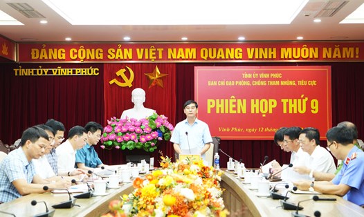 Bí thư Tỉnh ủy Vĩnh Phúc Dương Văn An chủ trì phiên họp. Ảnh: Dương Hà