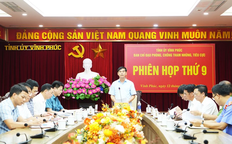 Bí thư Tỉnh ủy Vĩnh Phúc Dương Văn An chủ trì phiên họp. Ảnh: Dương Hà