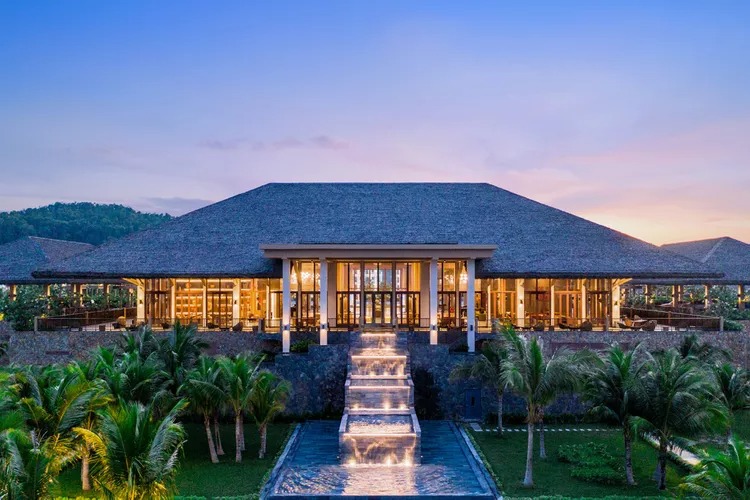 Khu nghỉ dưỡng 5 sao tọa lạc bên bãi Kem ở Phú Quốc. Ảnh: New World Phu Quoc