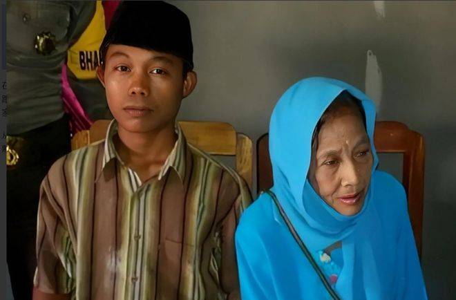 Selamat's love for Rohaya seems to stem from his feelings for his late grandmother. Photo: Sohu