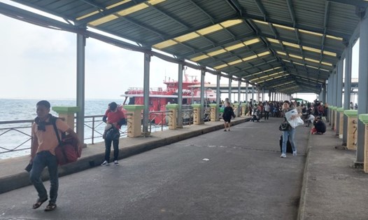 Tàu, phà đi Phú Quốc và các đảo ở Kiên Giang tạm ngưng hoạt động. Ảnh: Nguyên Anh