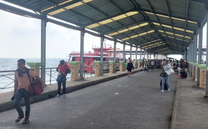 Tàu, phà đi Phú Quốc và các đảo ở Kiên Giang tạm ngưng hoạt động. Ảnh: Nguyên Anh