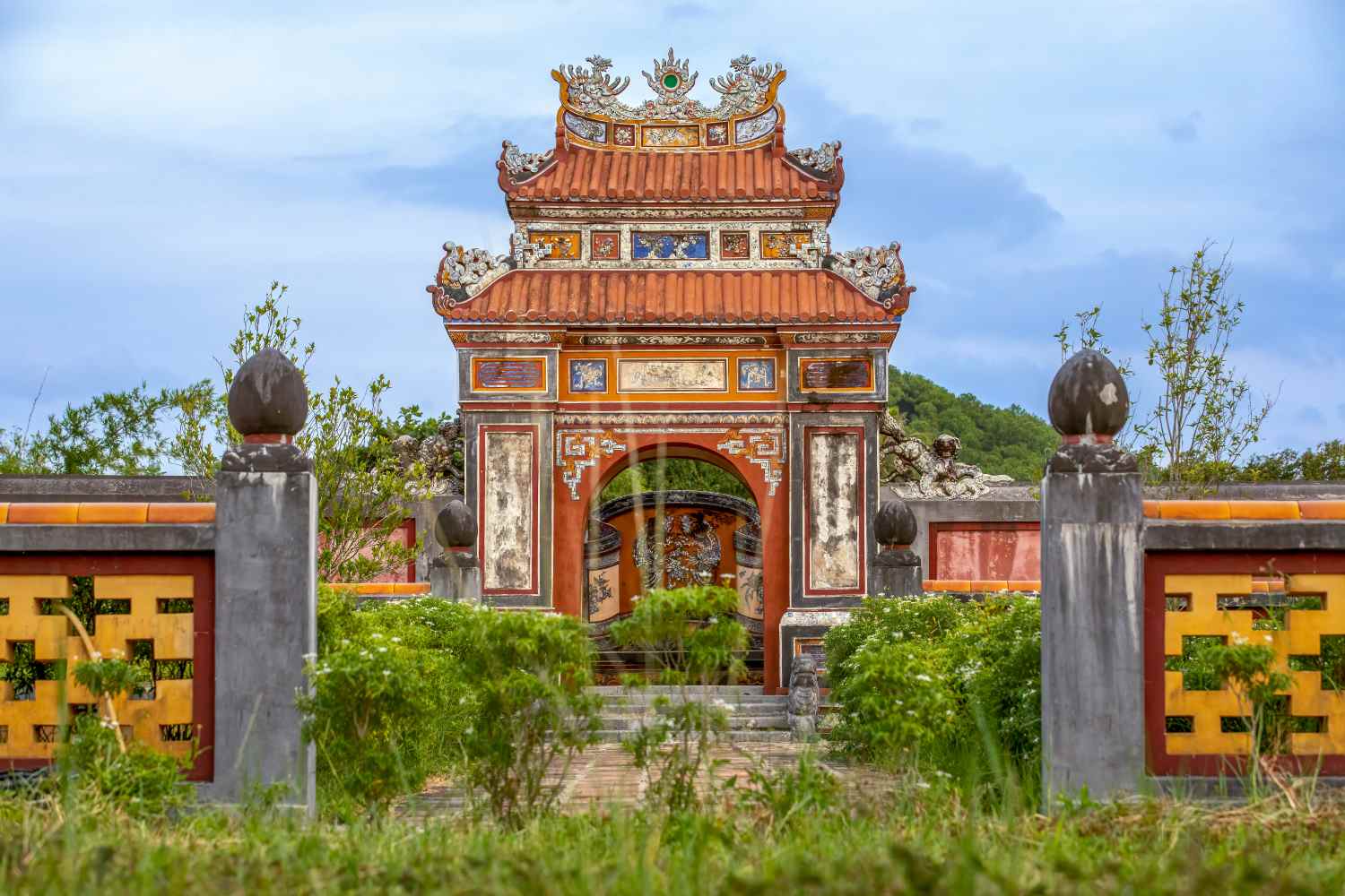 In 2018, the Hue City government started to restore the mausoleum at a cost of 40 billion VND, completing it in 2023 but until now it has not opened to welcome visitors. Photo: Nguyen Phong.