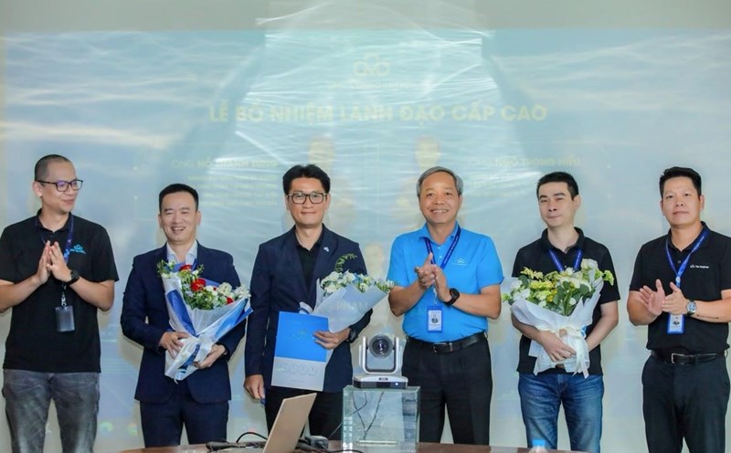 Tập đoàn Công nghệ CMC đã trao quyết định bổ nhiệm cho các lãnh đạo cấp cao tại CMC Global & CMC TS. Ảnh: CMC