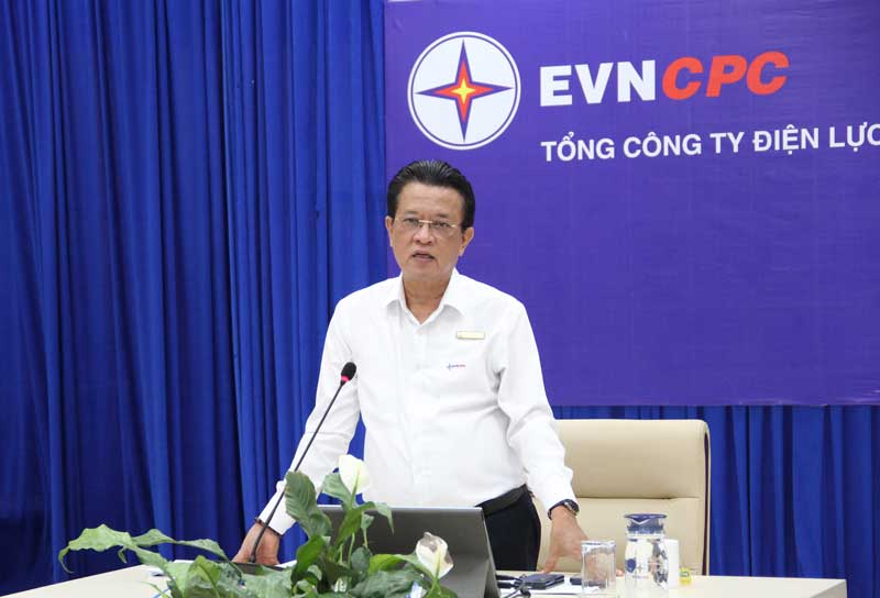 Ông Ngô Tấn Cư - Thành viên HĐTV, Tổng giám đốc EVNCPC kết luận tại hội nghị. Ảnh: Phượng Nguyễn