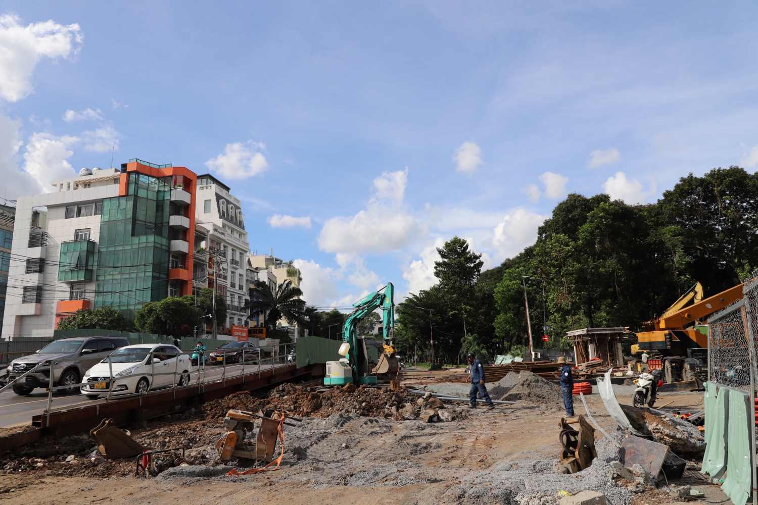 Construction and completion of Tran Quoc Hoan street. Photo: Minh Quan