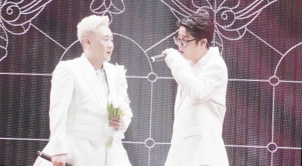 Ca sĩ Trung Quân và Bùi Anh Tuấn. Ảnh: La Huế