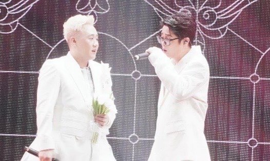 Ca sĩ Trung Quân và Bùi Anh Tuấn. Ảnh: La Huế