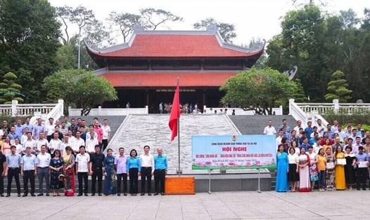 Công đoàn ngành Giao thông Vận tải Hà Nội biểu dương Công nhân giỏi và phong trào Sáng kiến sáng tạo - một trong những hoạt động hướng tới 95 năm Ngày thành lập Công đoàn Việt Nam. Ảnh: CĐN