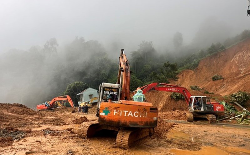 Lâm Đồng xây dựng nhiều biện pháp xử lý, phòng chống sạt lở. Ảnh: Hữu Long