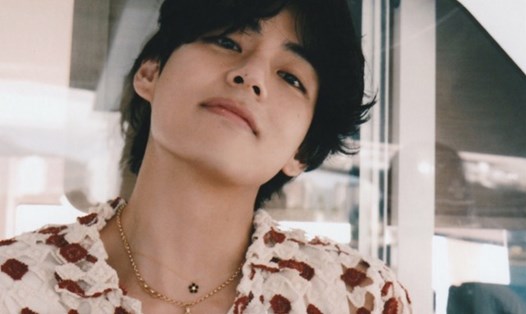 V BTS hé lộ loạt ảnh quyến rũ. Ảnh: AllKPop.