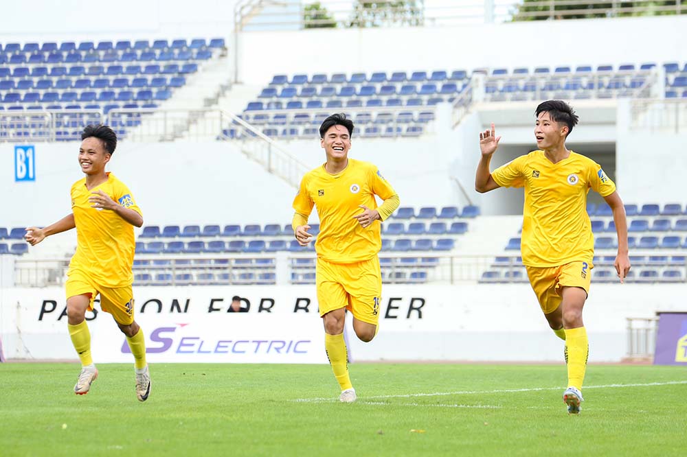 U17 Hanoi won big against U17 Ho Chi Minh City. Photo: VFF