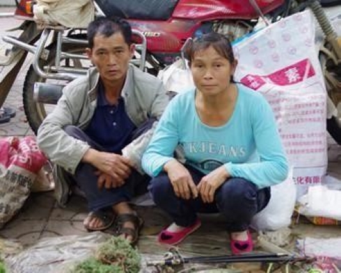 Vo chong ong Wang 20 nam rong ra tim con. Anh: The Paper