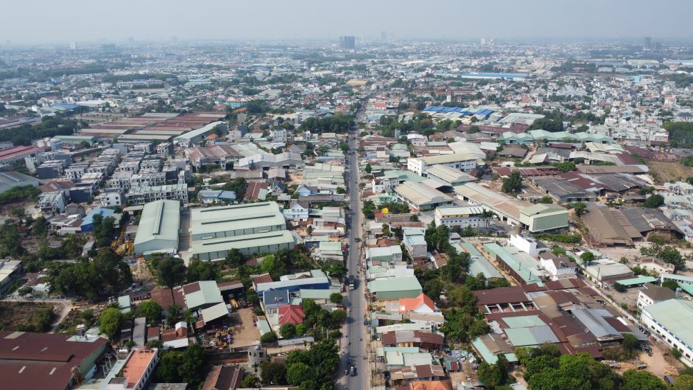 Investing in expanding this route will help two large cities in Binh Duong connect better with each other. Photo: Dinh Trong