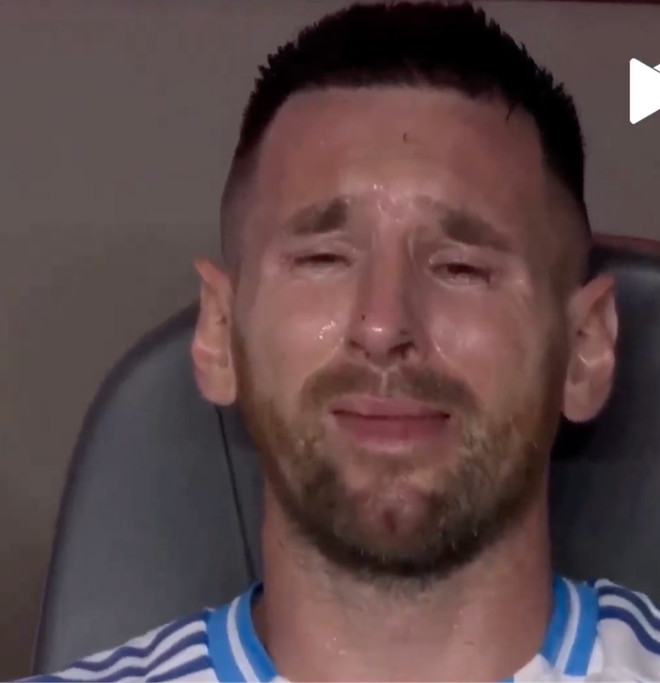 Messi khóc nức nở sau khi rời sân sớm trong trận chung kết Copa America 2024.  Ảnh: Chụp màn hình 