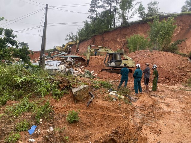 Hiện trường vụ sạt lở tại huyện Đam Rông vào rạng sáng 15.7. Ảnh: Người dân cung cấp 