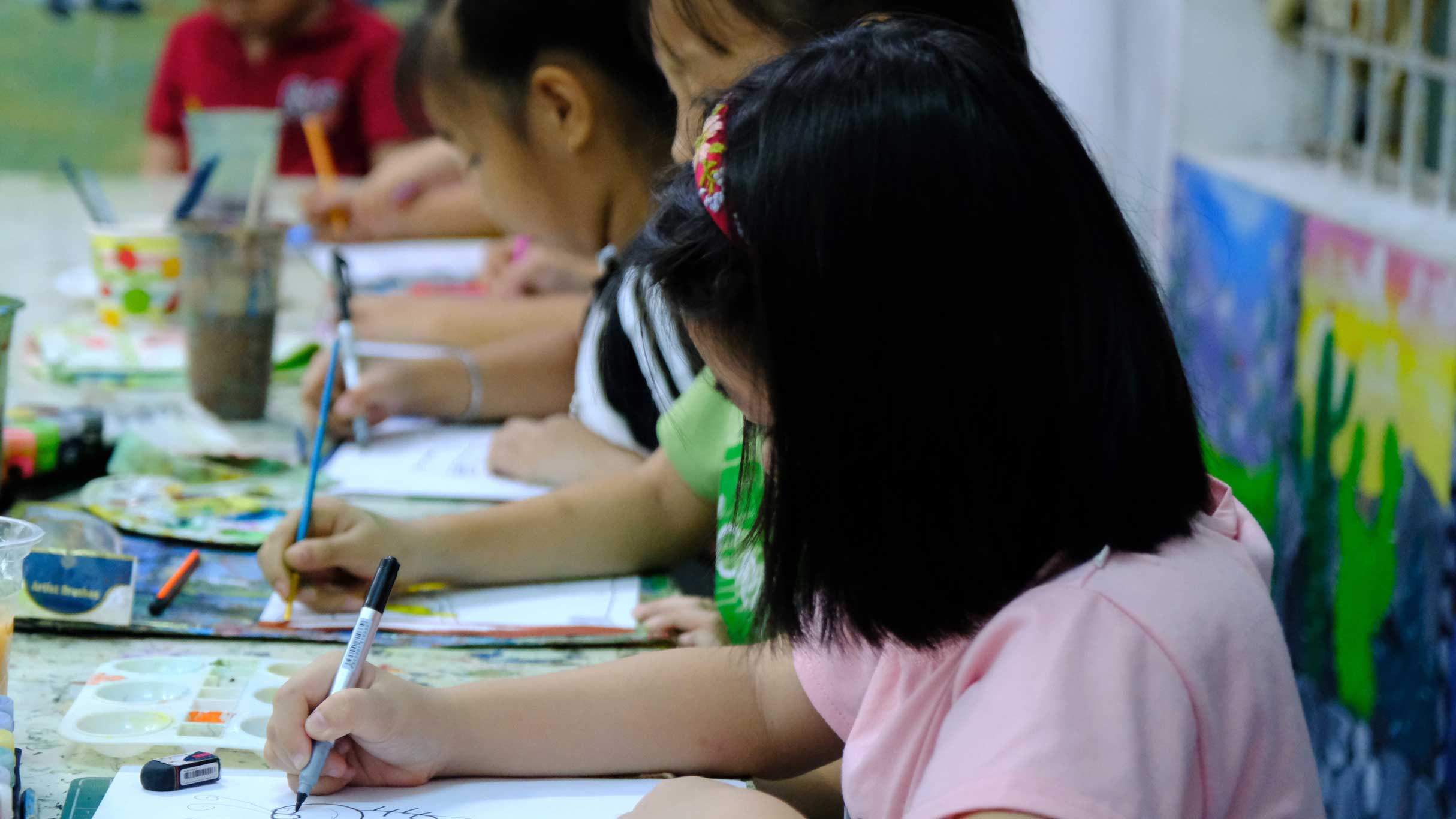 Parents' top priority is given to their children's interests and aspirations when registering for courses. Photo: My Ly