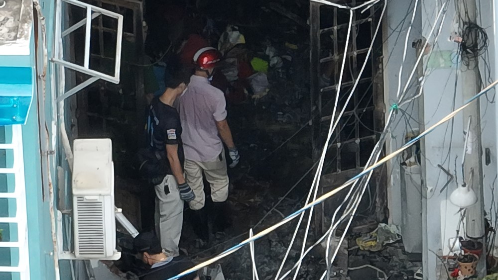 Hien nguyen nhan vu chay van dang tiep tuc dieu tra. Anh: Anh Tu