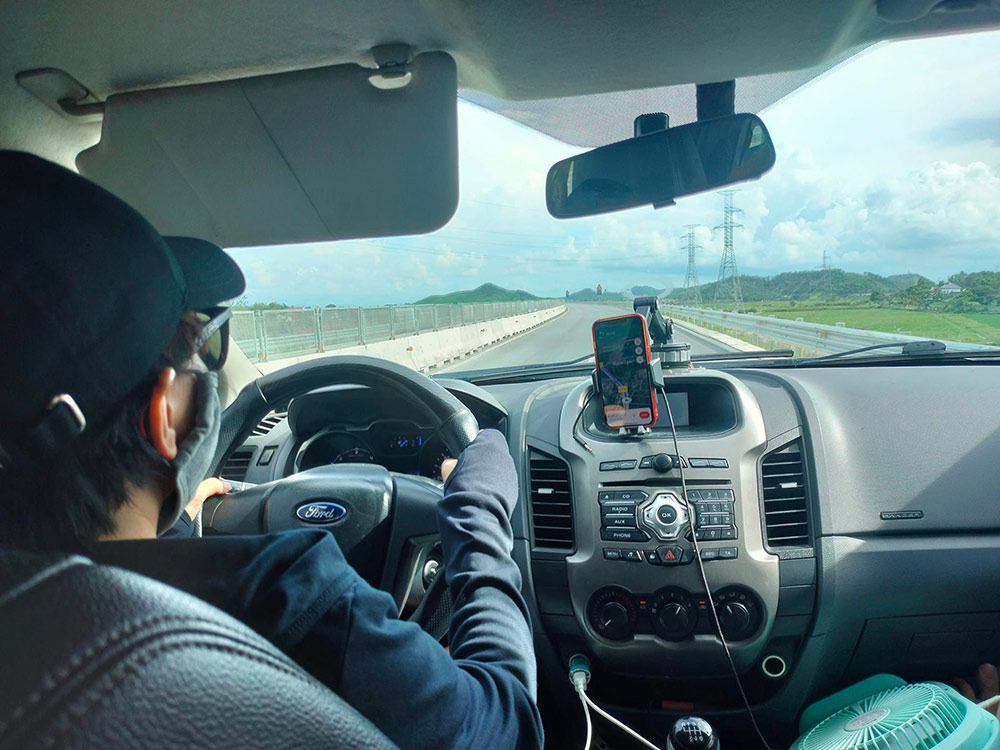 Women drivers always pay attention to sun protection. Photo: NVCC