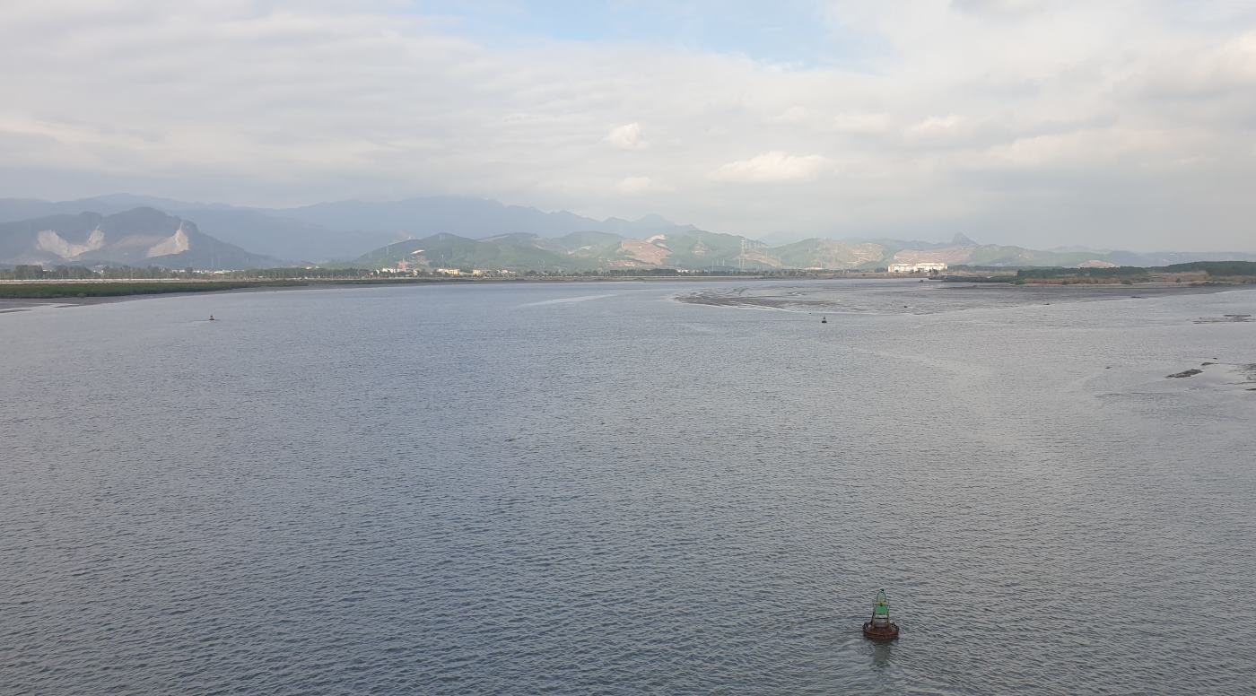 Vịnh Cửa Lục. Ảnh: Nguyễn Hùng