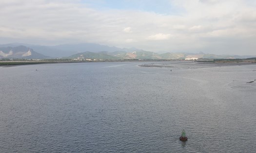 Vịnh Cửa Lục. Ảnh: Nguyễn Hùng
