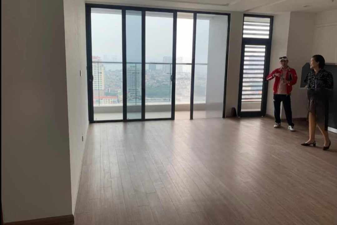 Giá nhà ở bình dân trên thị trường bất động sản khó hạ nhiệt. Ảnh: Thu Giang