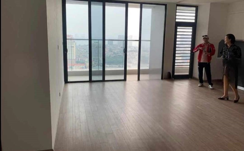 Giá nhà ở bình dân trên thị trường bất động sản khó hạ nhiệt. Ảnh: Thu Giang