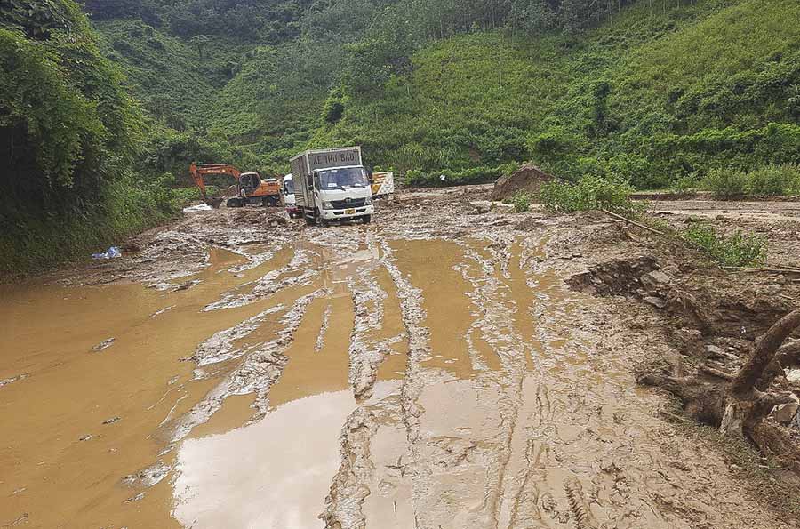 A landslide at Km1+500 on Provincial Road 140 occurred in the early days of June.