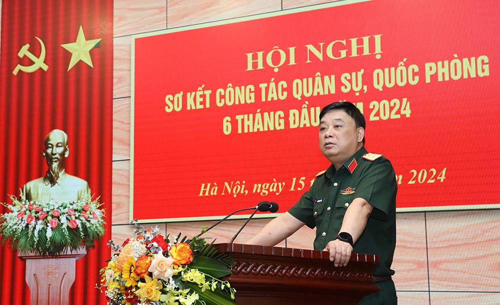 Trung tướng Hồ Quang Tuấn - Chủ nhiệm Tổng cục Công nghiệp quốc phòng - phát biểu tại hội nghị. Ảnh: Bộ Quốc phòng