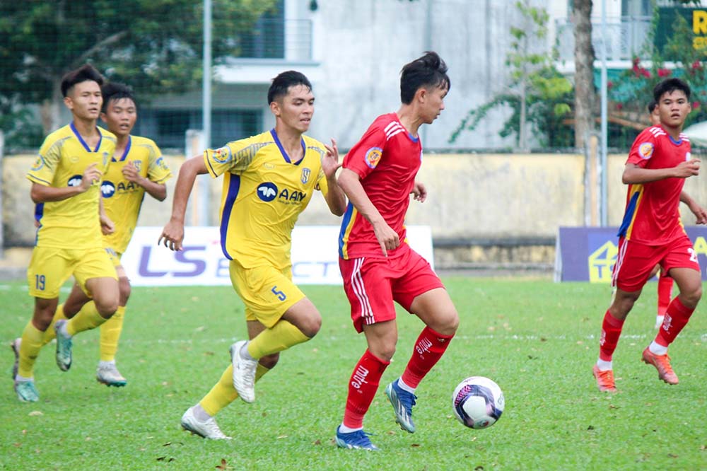 U17 Dong Thap played poorly against U17 Song Lam Nghe An. Photo: VFF