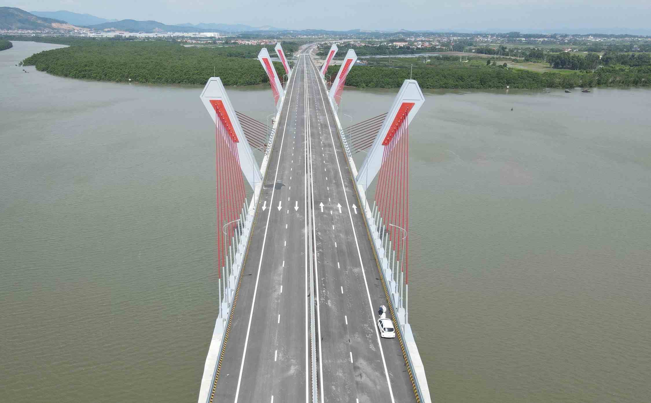 개통 전 Ben Rung 다리. 사진: Hoang Khoi