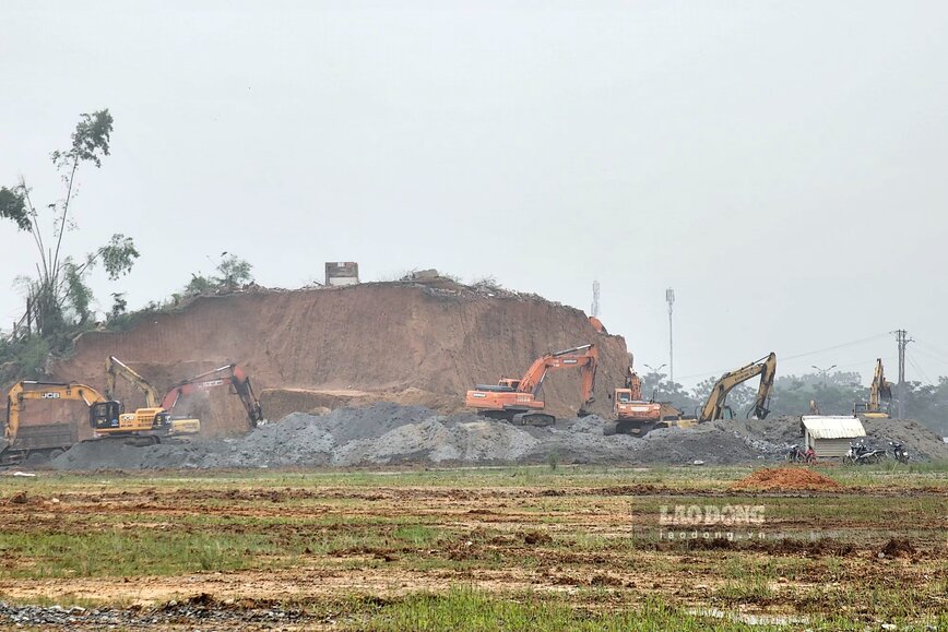 Cam Khe Industrial Park is promoting site clearance. Photo: To Cong.