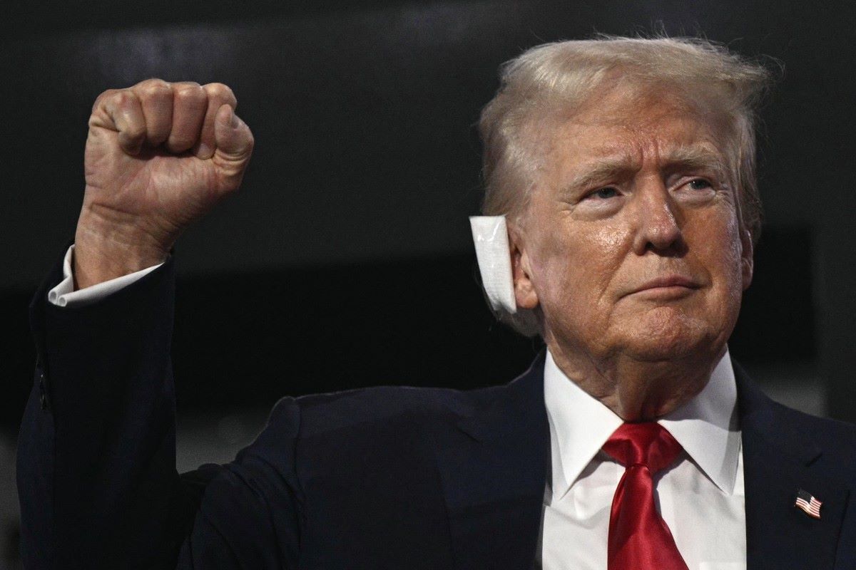 Cựu Tổng thống Donald Trump xuất hiện tại Đại hội Đảng Cộng hòa ngày 15.7.2024. Ảnh: AFP