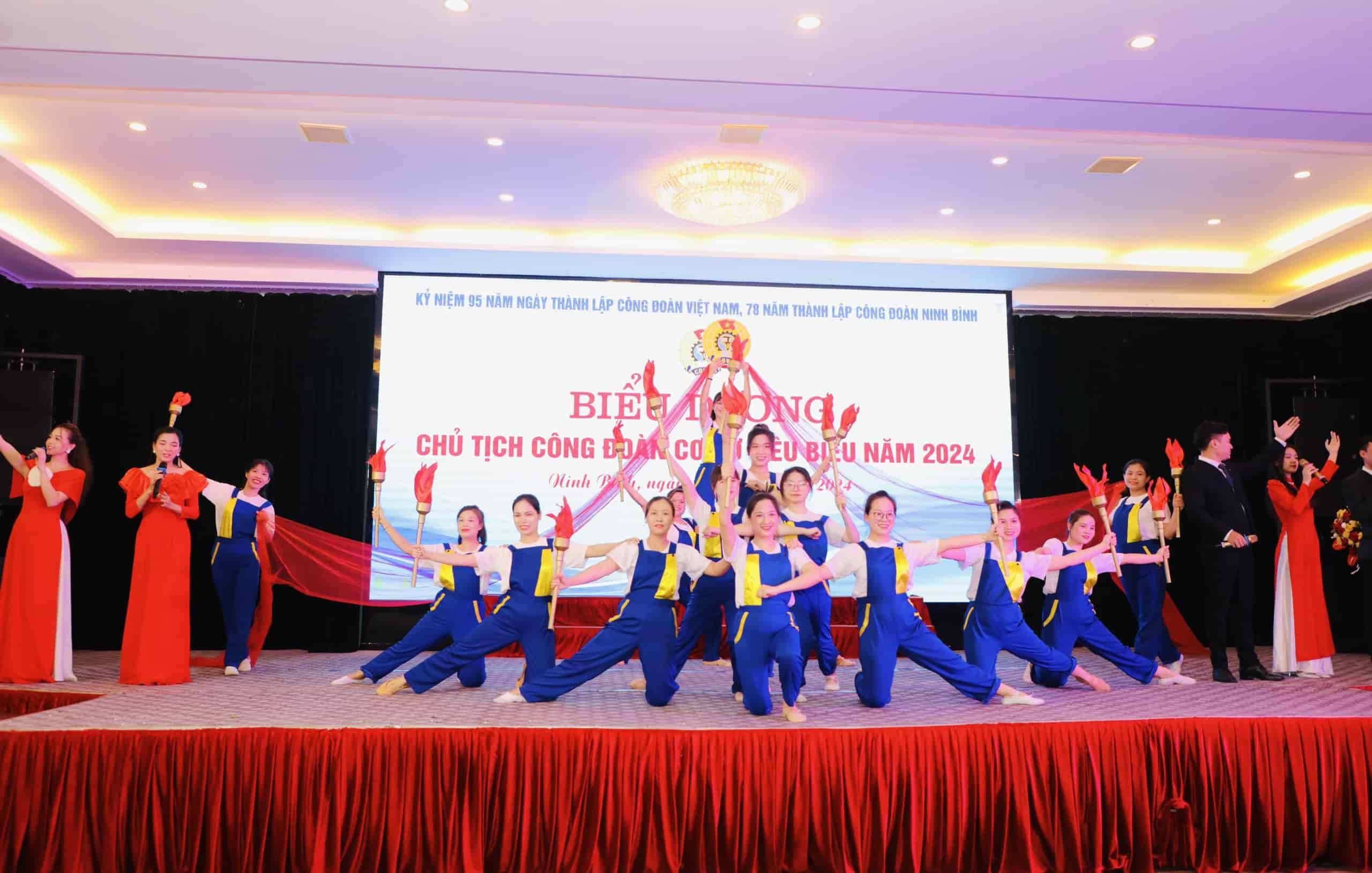 A special musical performance at the ceremony. Photo: Nguyen Truong