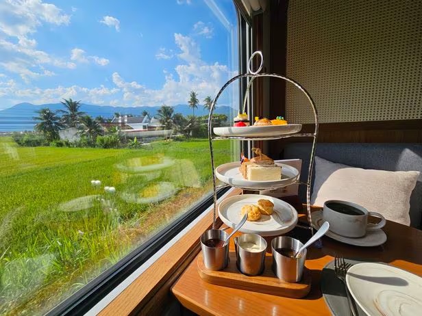 Khách Hàn Quốc ngỡ ngàng với tàu hỏa VIP hơn 10 triệu đồng/vé ở Việt Nam