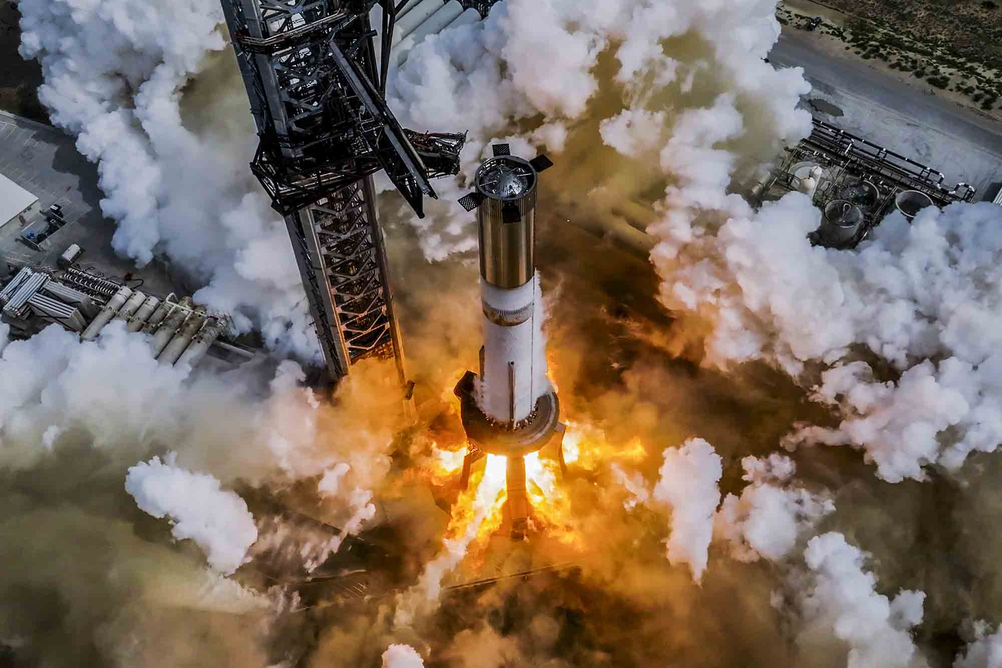 Hình ảnh tên lửa mạnh nhất hành tinh. Ảnh: SpaceX 