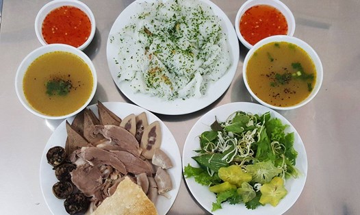 Bánh hỏi cháo lòng nức tiếng Bình Định chinh phục du khách Hàn. Ảnh: Tripadvisor