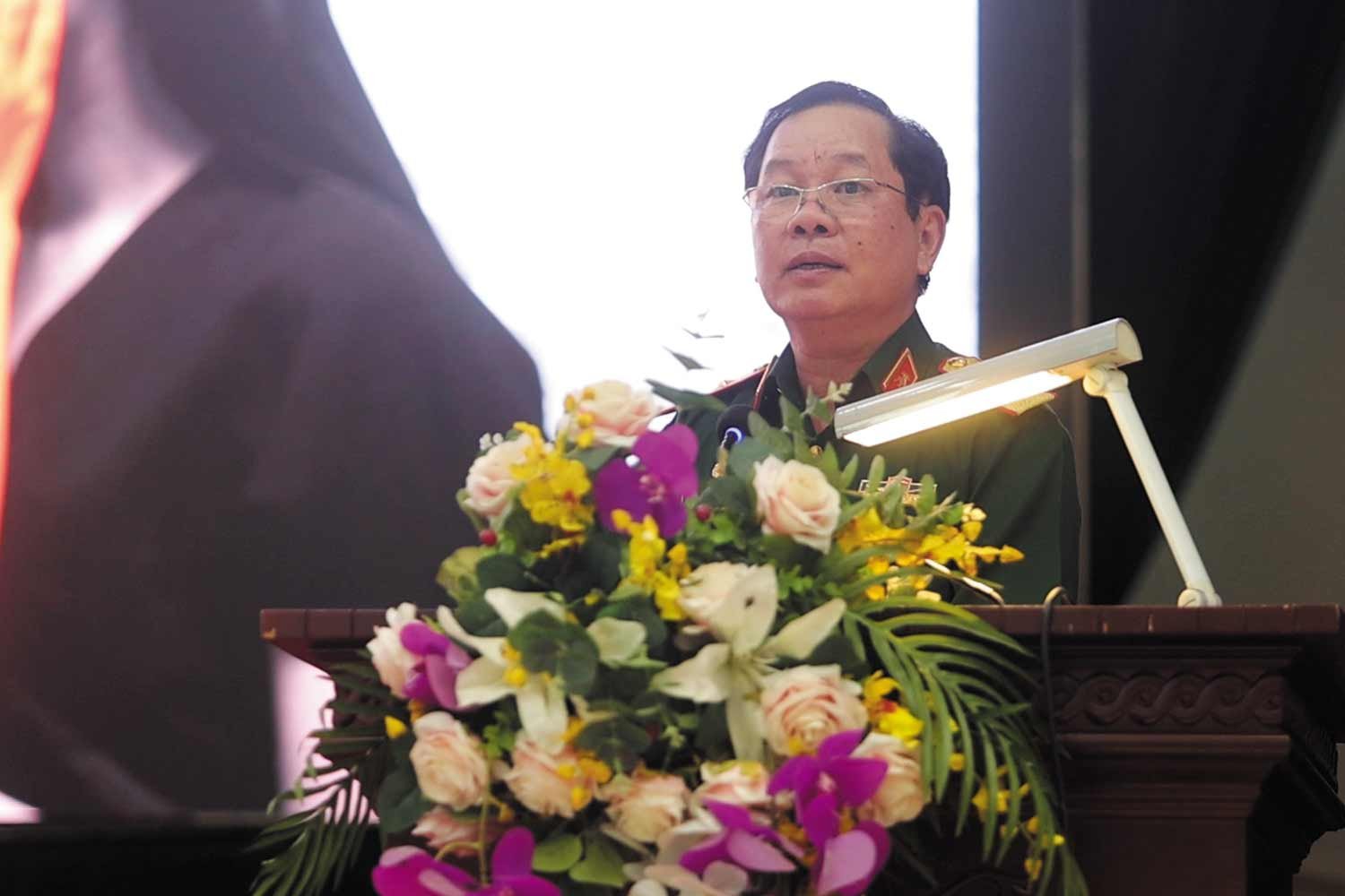 Trung tuong Nguyen Huu Chinh, Chu tich Hoi Nan nhan chat doc da cam/dioxin Viet Nam phat bieu tai le phat dong. Anh: Viet Anh