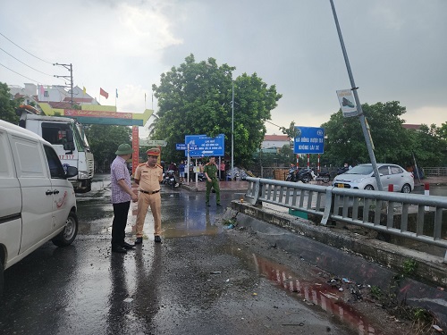 Hiện trường vụ TNGT tại Hoài Đức, TP Hà Nội. Ảnh: Minh Hạnh